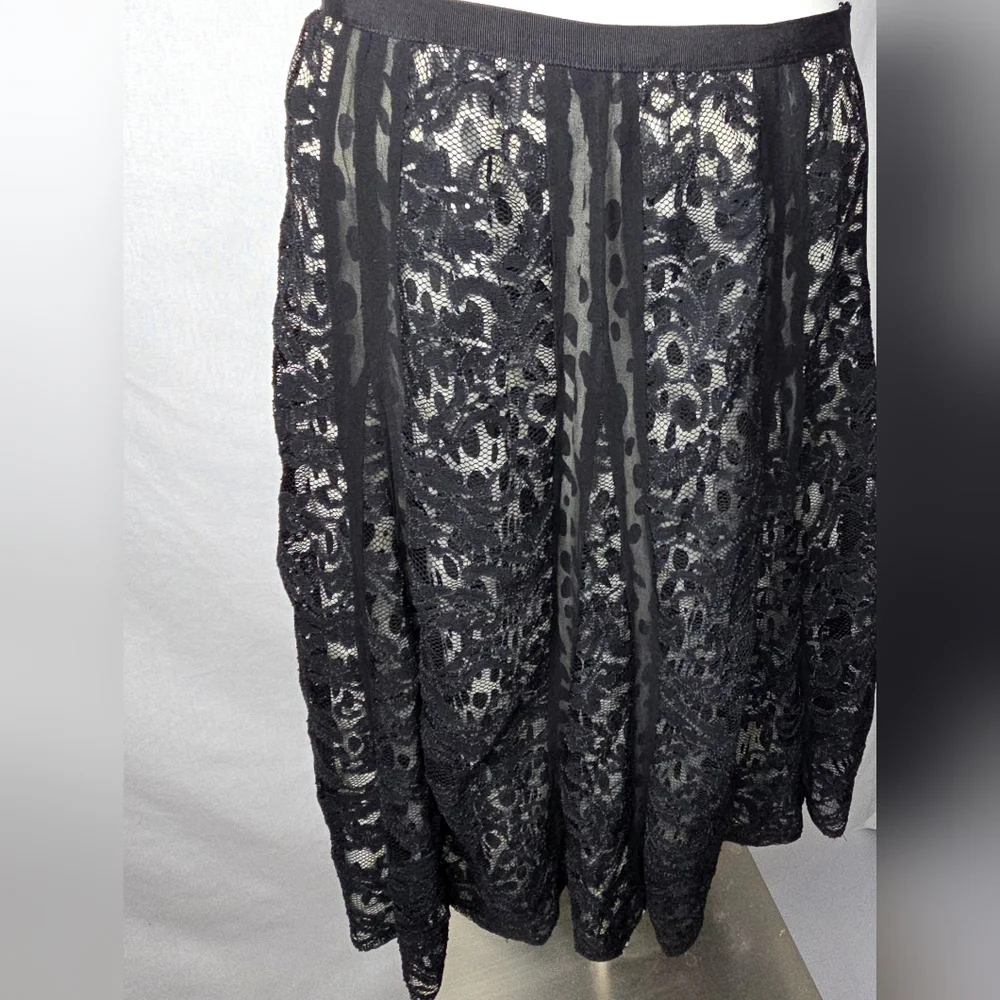 Harold's Black Floral Lace A-Line Skirt Silk‎ Lining Size 8 NWOT
